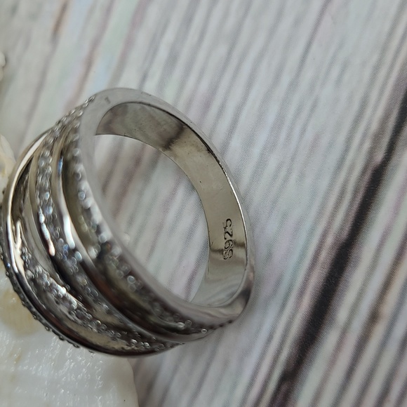 WHITE SAPPHIRE STERLING SILVER CRISS CROSS RING - Picture 8 of 10